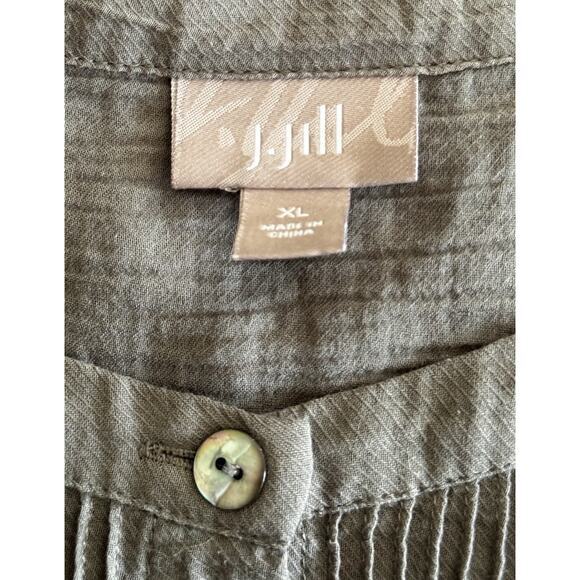 J Jill Gray Pleated Front Tuxedo Like Button Up Lightweight Size XL EUC - Picture 3 of 7